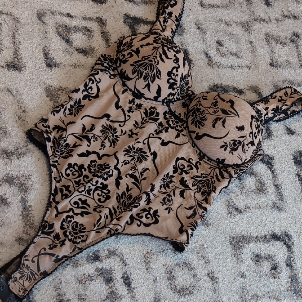 Windsor Floral Lace Bodysuit - Large